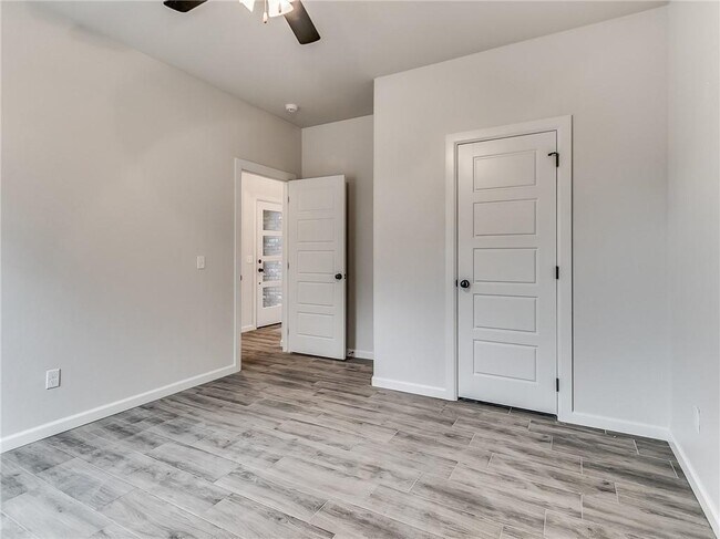 Building Photo - 16705 Monroe Dr