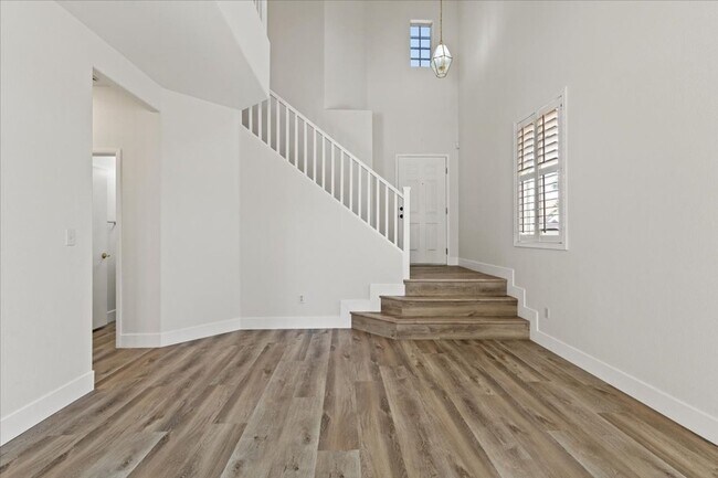 Building Photo - Fabulous Highly Upgraded Home!