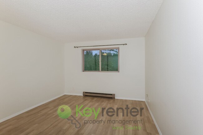 Building Photo - Stylish 2-Bed Condo with Pool & Clubhouse Access