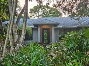 Building Photo - 4754 SE Manatee Cove Rd