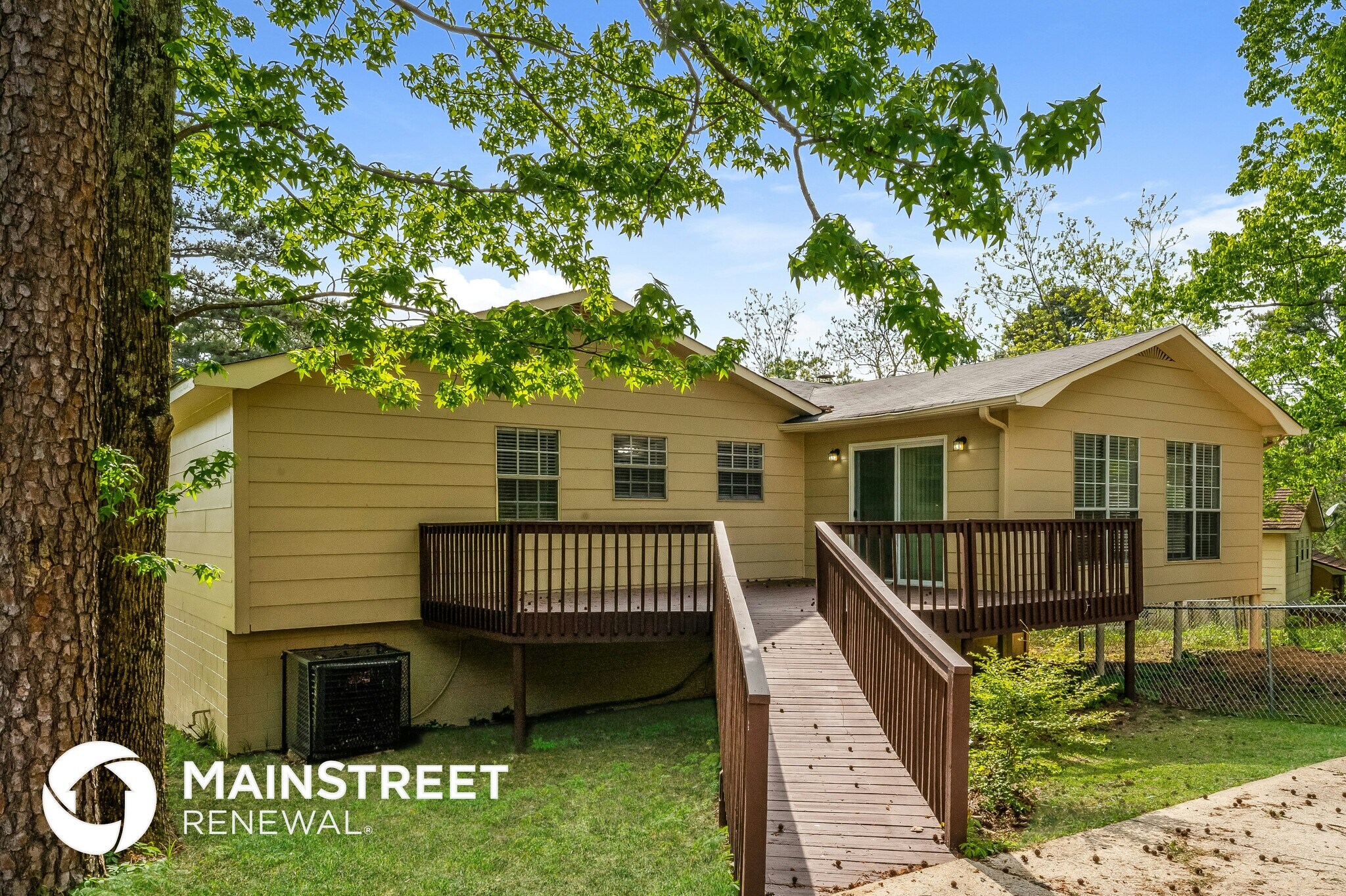 Building Photo - 617 Princess Ln