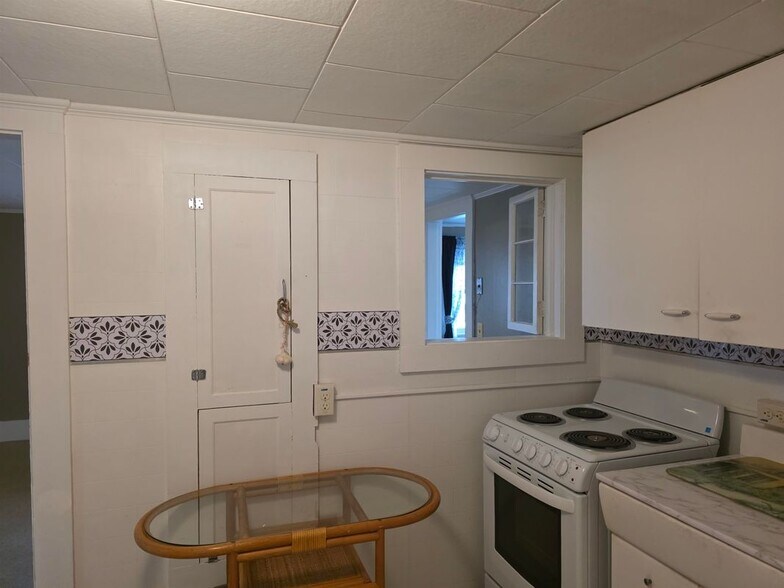 Building Photo - 96 Main, Unit #6