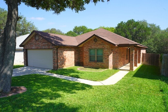 Building Photo - Wonderful Home in the Quiet Kingswood Heights Subdivision - Realtor Commission: $500