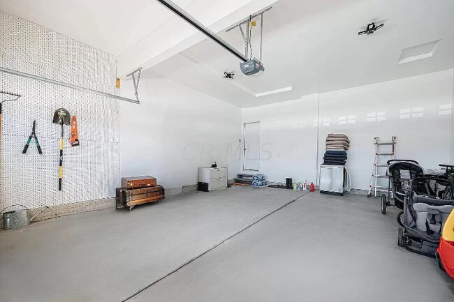 Building Photo - 304 Gray Fox Ct
