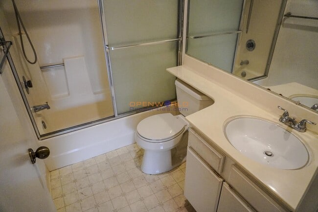 Building Photo - 2 Bed | 2 Bath | Light, Bright & Airy Cond...