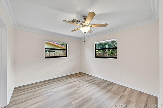 Building Photo - 2200 NE 54th St