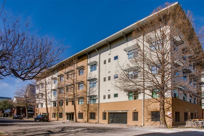 Building Photo - 3015 Bryan St