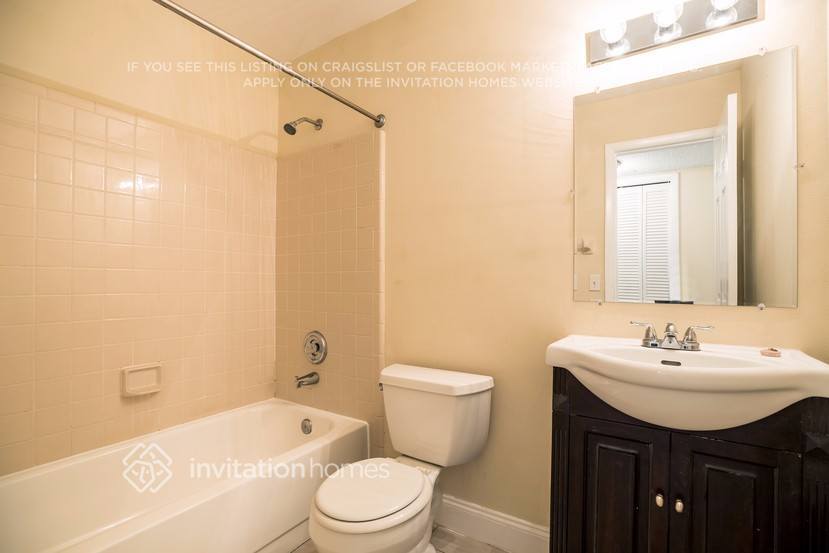 Building Photo - 1074 Windsong Cir