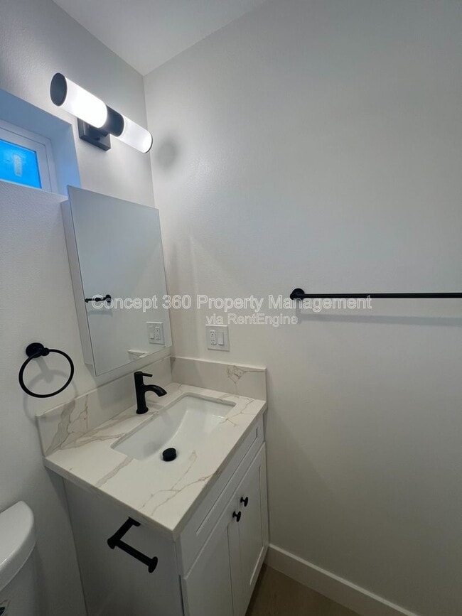 Building Photo - 1962 Harbor Ave