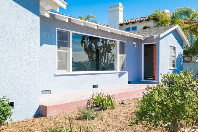 Building Photo - Fully Remodeled Ranch Home with Panoramic ...