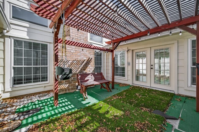 Building Photo - 11414 Meadow Lake Dr