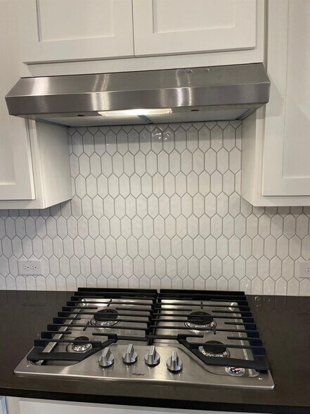 Building Photo - 2207 Primrose Trl