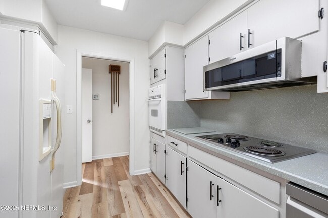 Building Photo - 4103 San Remo Dr