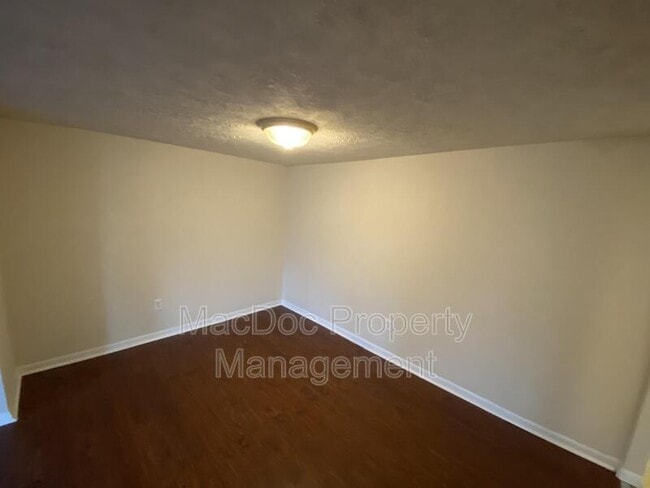 Building Photo - 1000 James Madison Cir