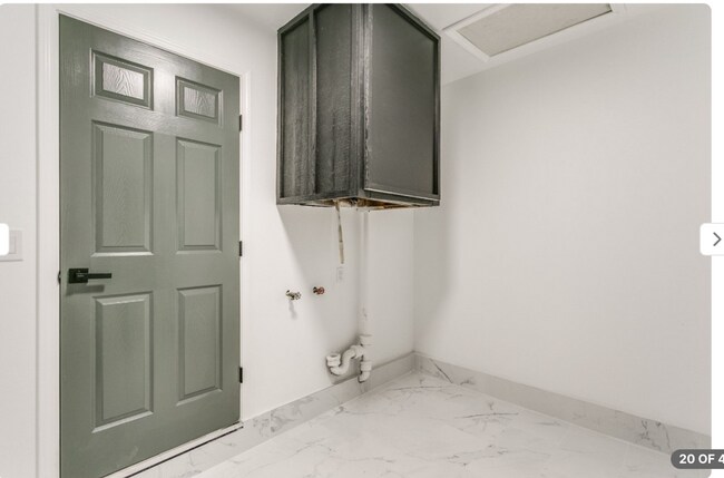 Building Photo - ASK ABOUT OUR VALENTINES DAY MOVE-IN SPECI...