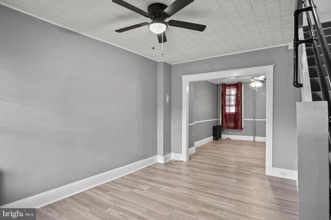 Building Photo - 1109 W 40th St