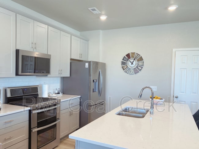 Building Photo - 13975 Vispo Wy