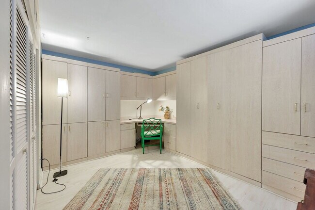 Building Photo - Furnished 3BR/2BA Condo in Pinebrook Lakes...