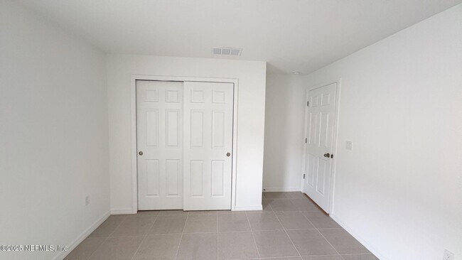 Building Photo - 4 Llobell Pl