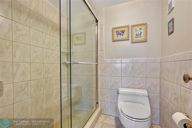 Building Photo - 3113 S Ocean Dr