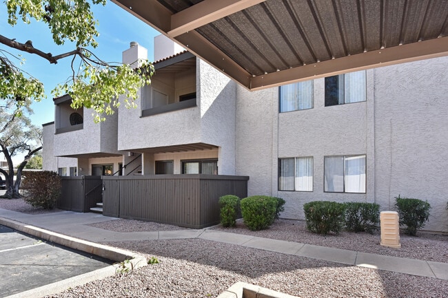 Building Photo - 2938 N 61st Pl