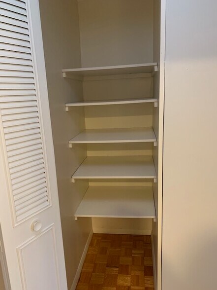 Building Photo - 330 Newton St