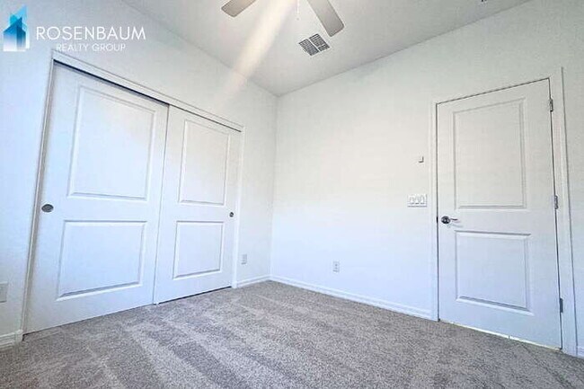 Building Photo - 3903 101st Dr