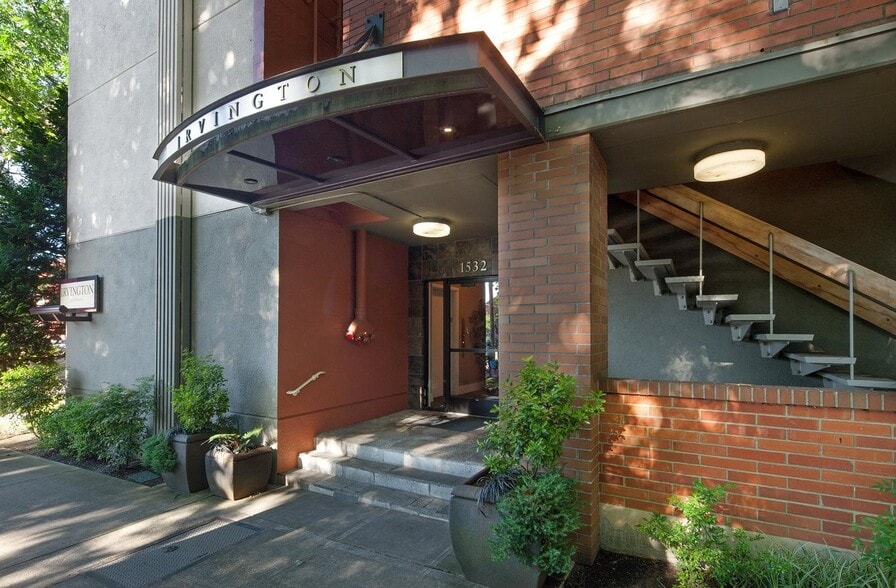 Irvington Apartments 1532 NE 21st Ave Portland OR 97232 Apartment