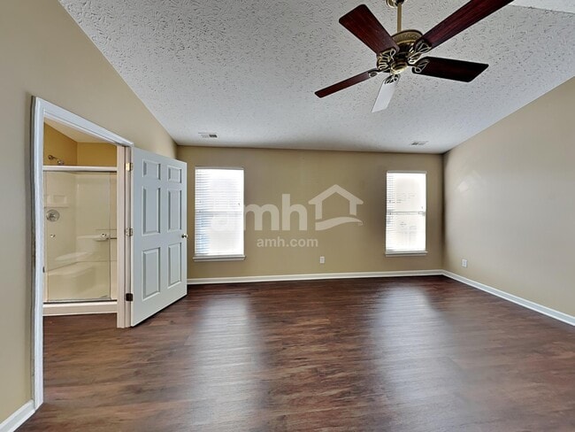 Building Photo - 285 Coyote Dr