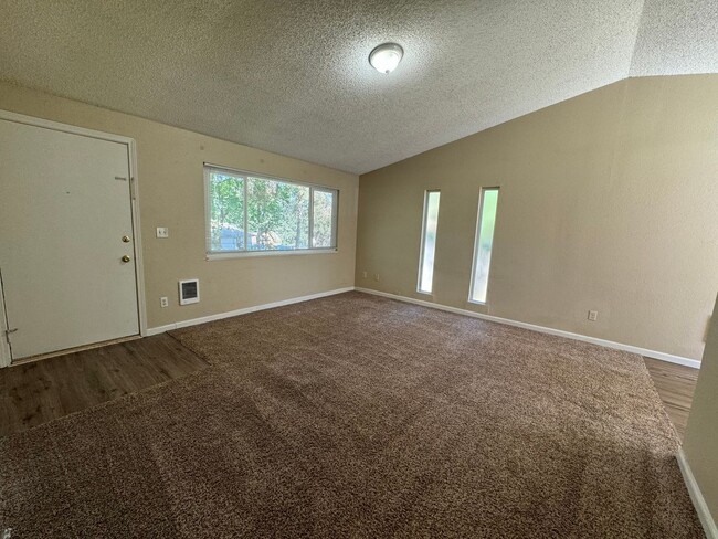 Building Photo - 18895 NW Shadow Ln