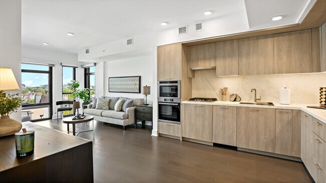 Building Photo - 1926 6th St NW