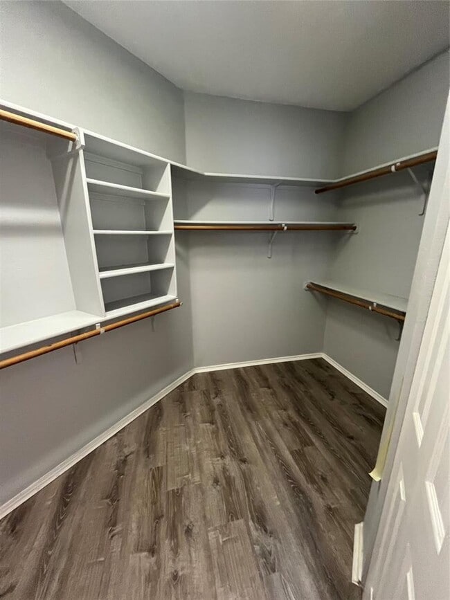 Building Photo - 14525 Ballimamore Dr