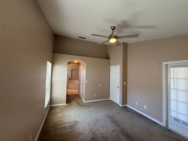 Building Photo - 2735 Cedaridge Cir