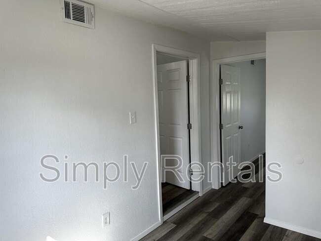 Building Photo - 1979 FM2649