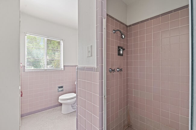 Building Photo - 417 W Gramercy Pl