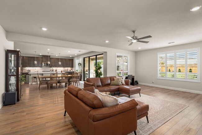 Building Photo - Spanish Springs furnished home for rent