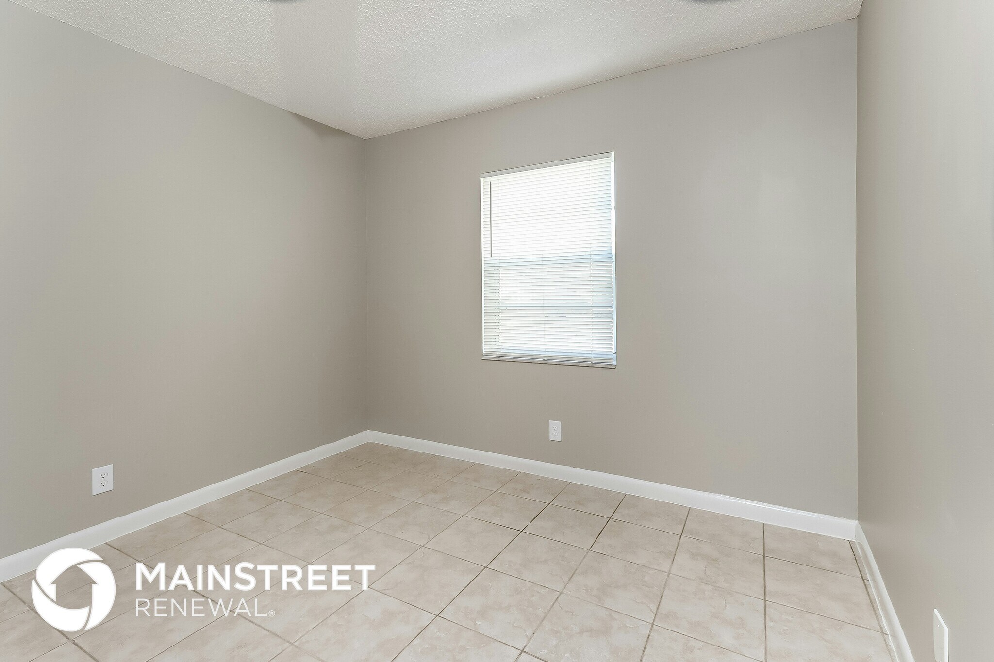 Building Photo - 2152 NE 1st Ct