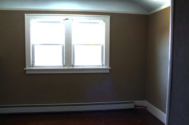 Building Photo - 818 D St