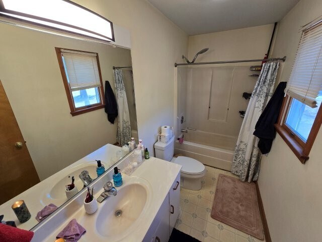 Building Photo - 111 Arnold Dr