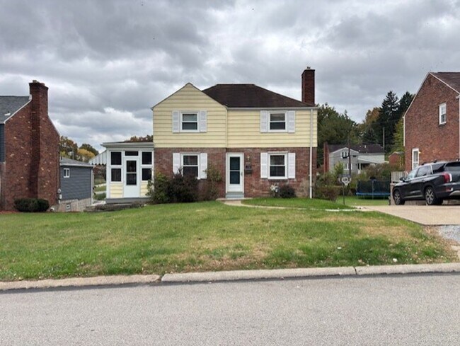 Primary Photo - Beautiful Home for Rent