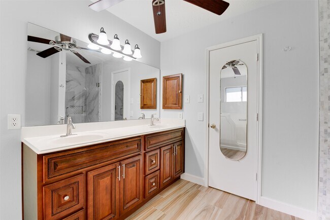 Building Photo - 6930 Haven Creek Dr