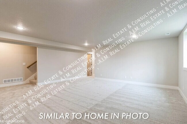 Building Photo - 3212 NE Fawn Ln