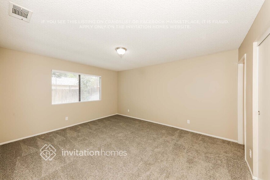 Building Photo - 2878 N Acacia Ave