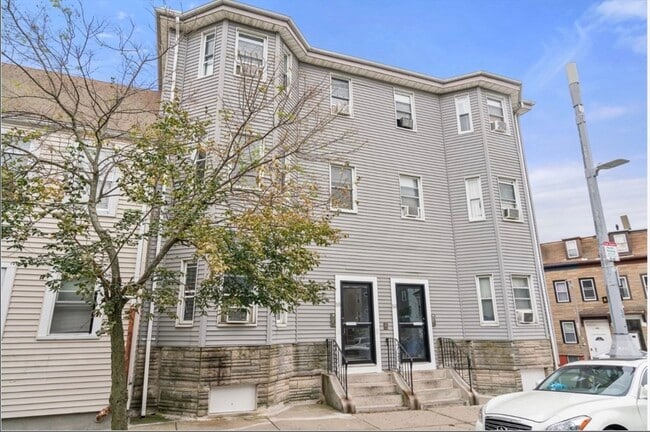 Building Photo - 55 White St