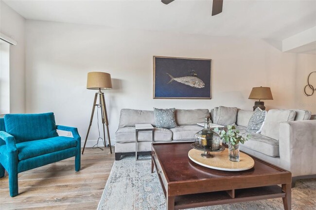 Building Photo - 762 S Village Cir