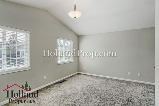Building Photo - Modern Townhome with Dual Primary Suites & 2-Car Garage in Prime Beaverton Location