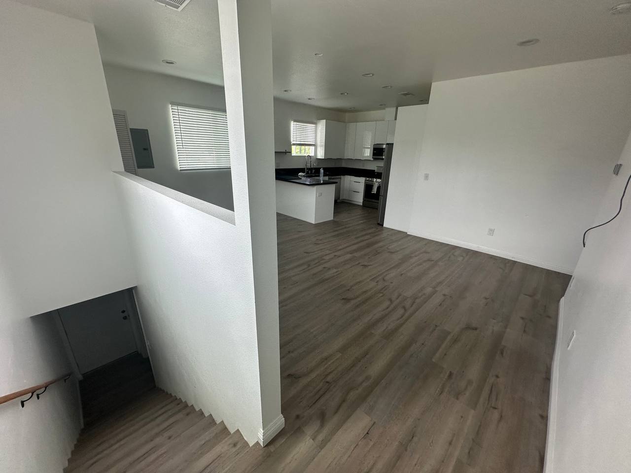 Building Photo - 15122 Burbank Blvd