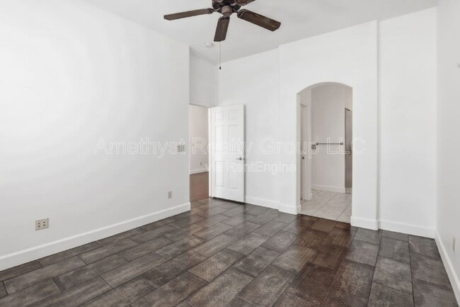 Building Photo - 14000 N 94th St