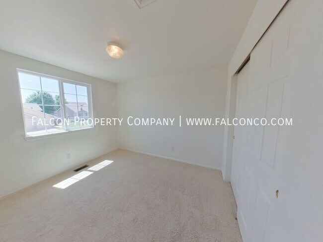 Building Photo - 6536 Graymont Dr