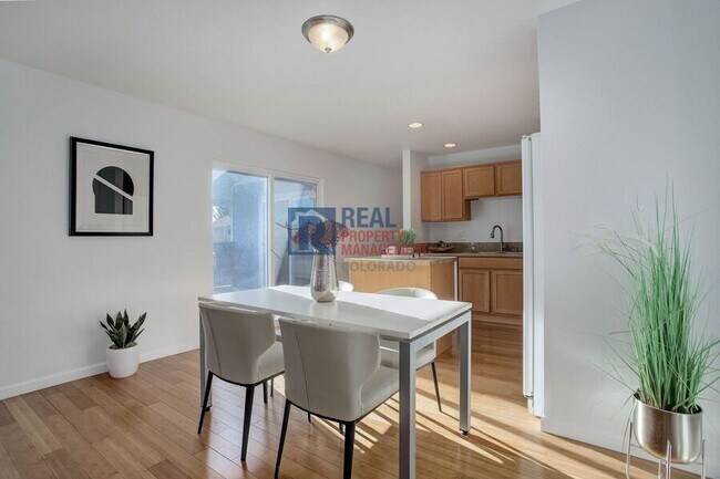 Building Photo - 8487 Everett Way